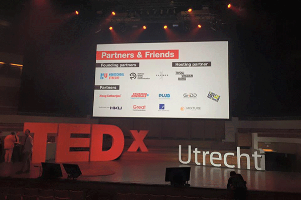 Scherm met daarop partners & friends van Tedx Utrecht