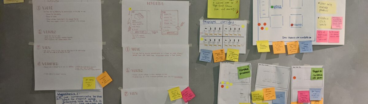 Allerlei data en wireframes met post-its